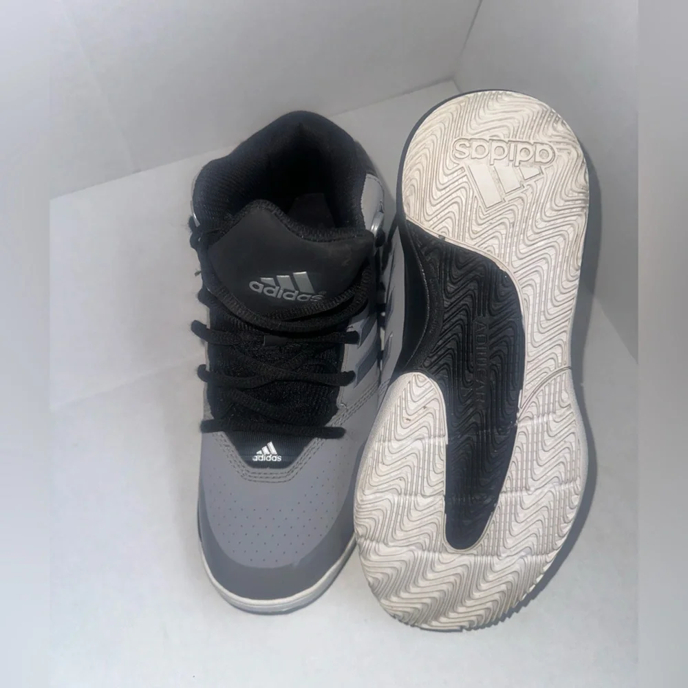 ADIDAS Performance Men's Black Gray Basketball Shoe Size 5